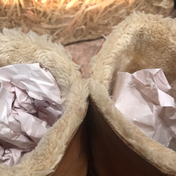 UGG classic shearling lined boots - Picture 9 of 14